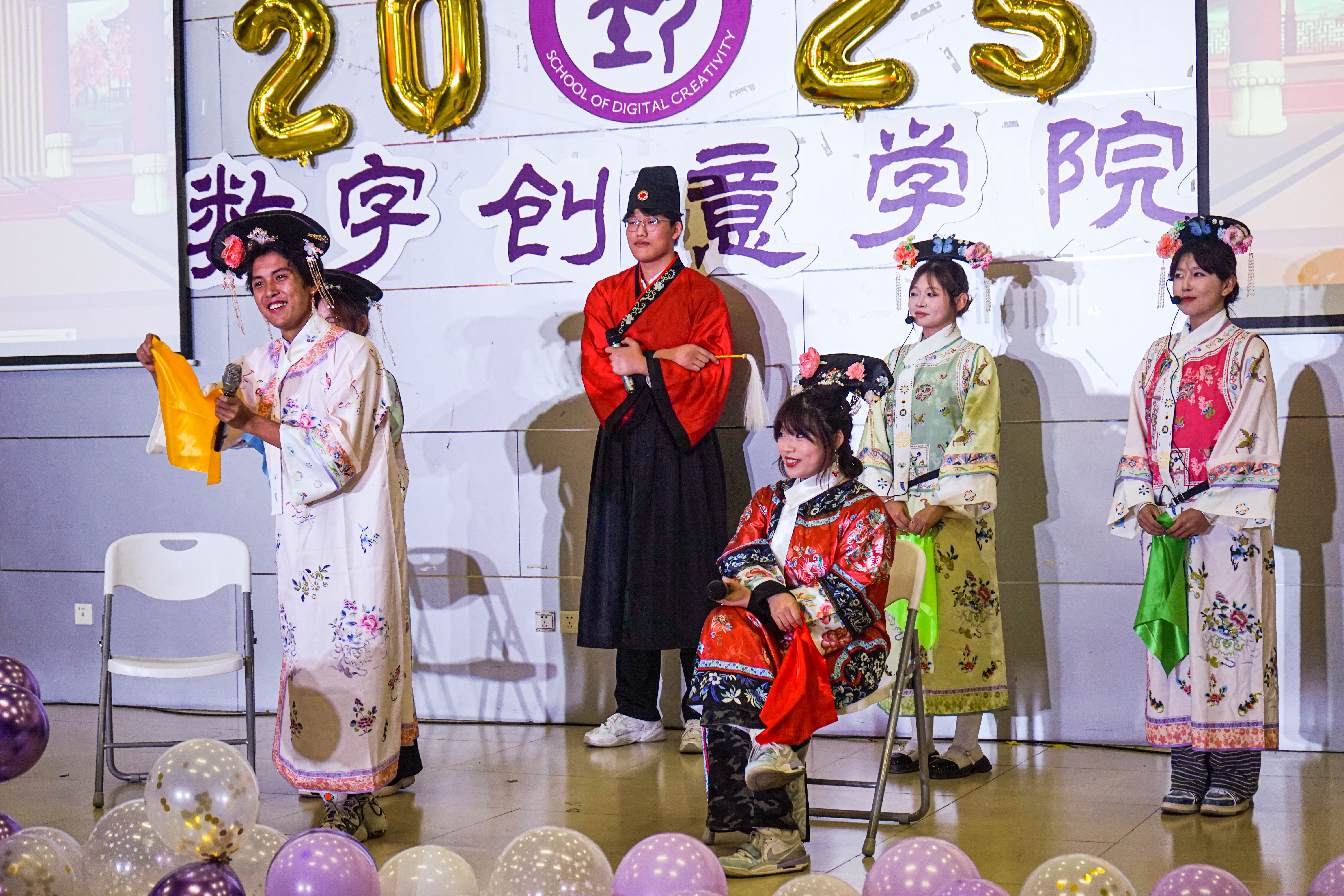 《咖妃来了》